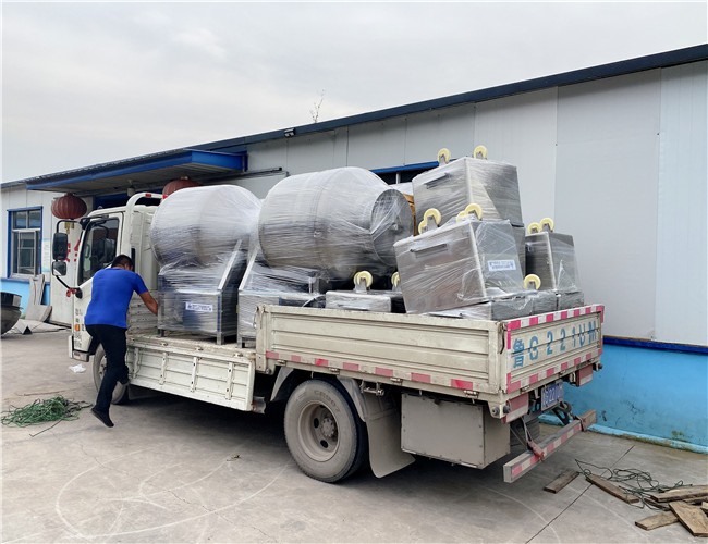 400L真空滾揉機(jī)4臺(tái)，200L料車10臺(tái)，發(fā)往河南安陽(yáng)